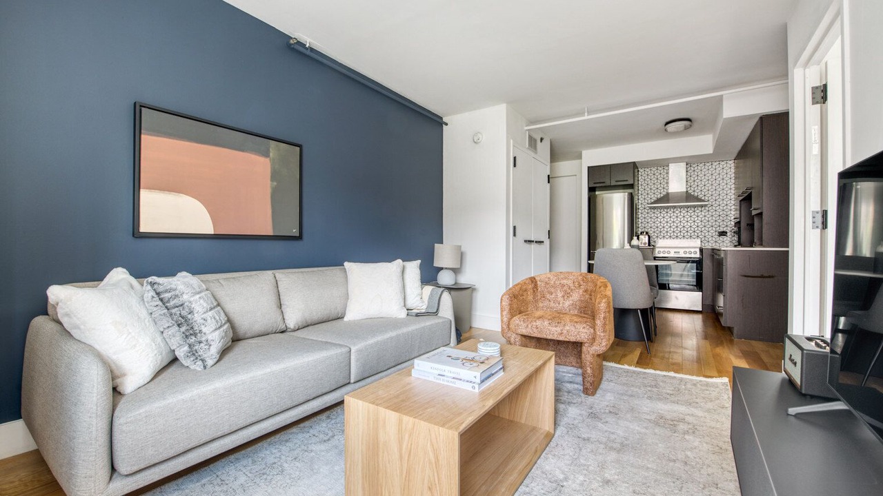 Photo of Livingroom in Ukrainian Village