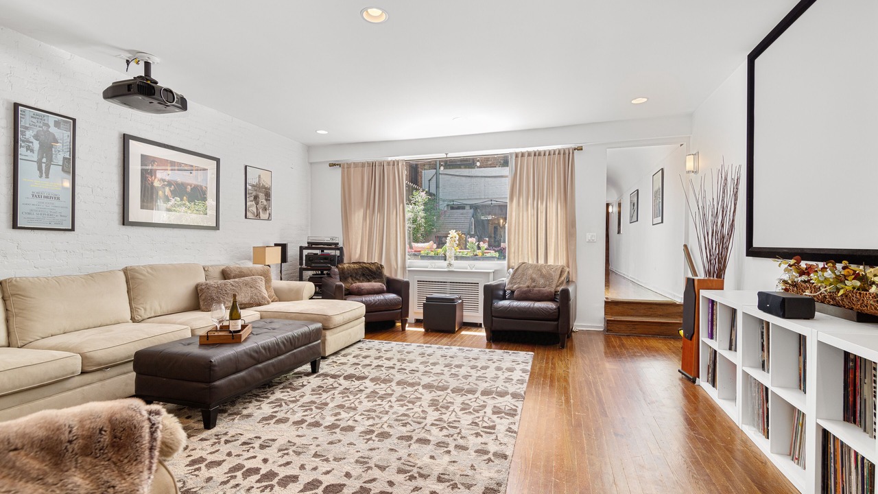 Photo of Livingroom in Upper East Side
