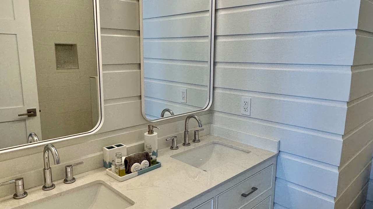 Photo of Bathroom in Tar Bay