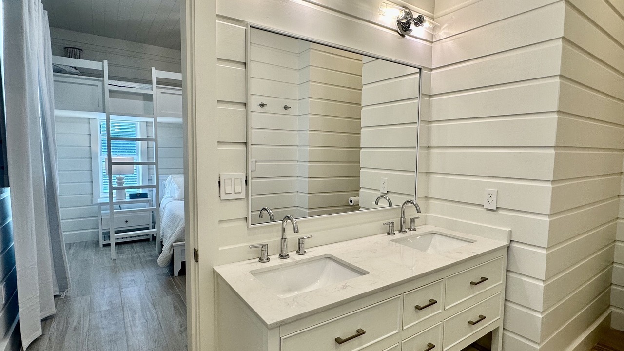 Photo of Bathroom in Tar Bay