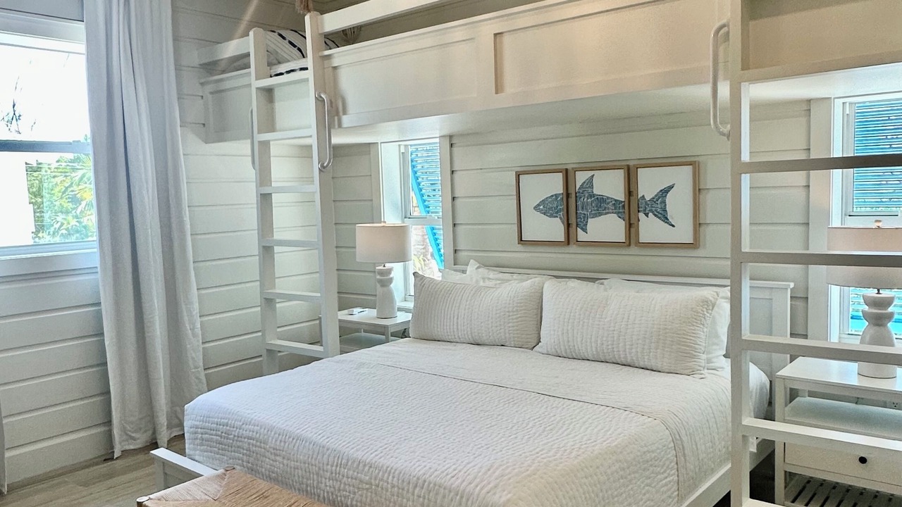 Photo of Bedroom in Tar Bay