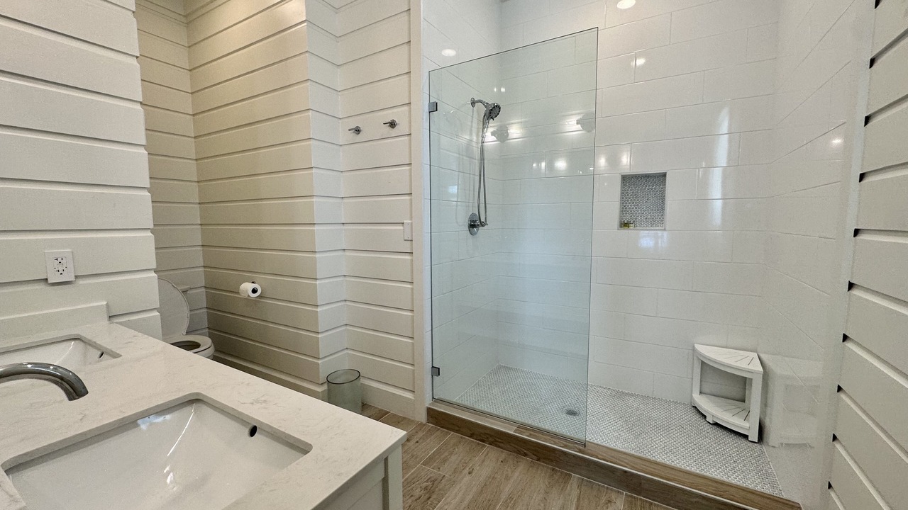 Photo of Bathroom in Tar Bay