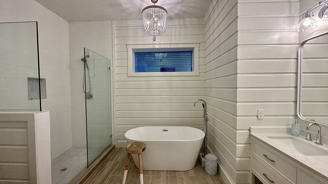 Photo of Bathroom in Tar Bay