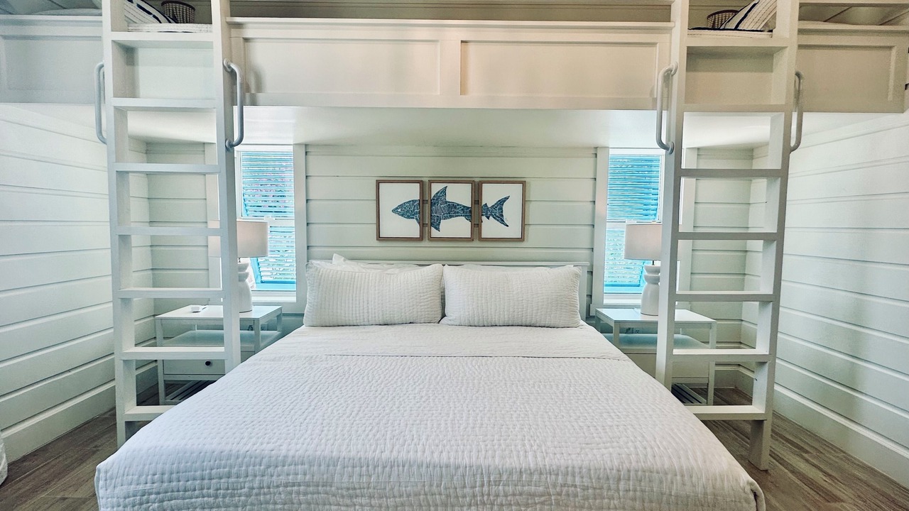 Photo of Bedroom in Tar Bay