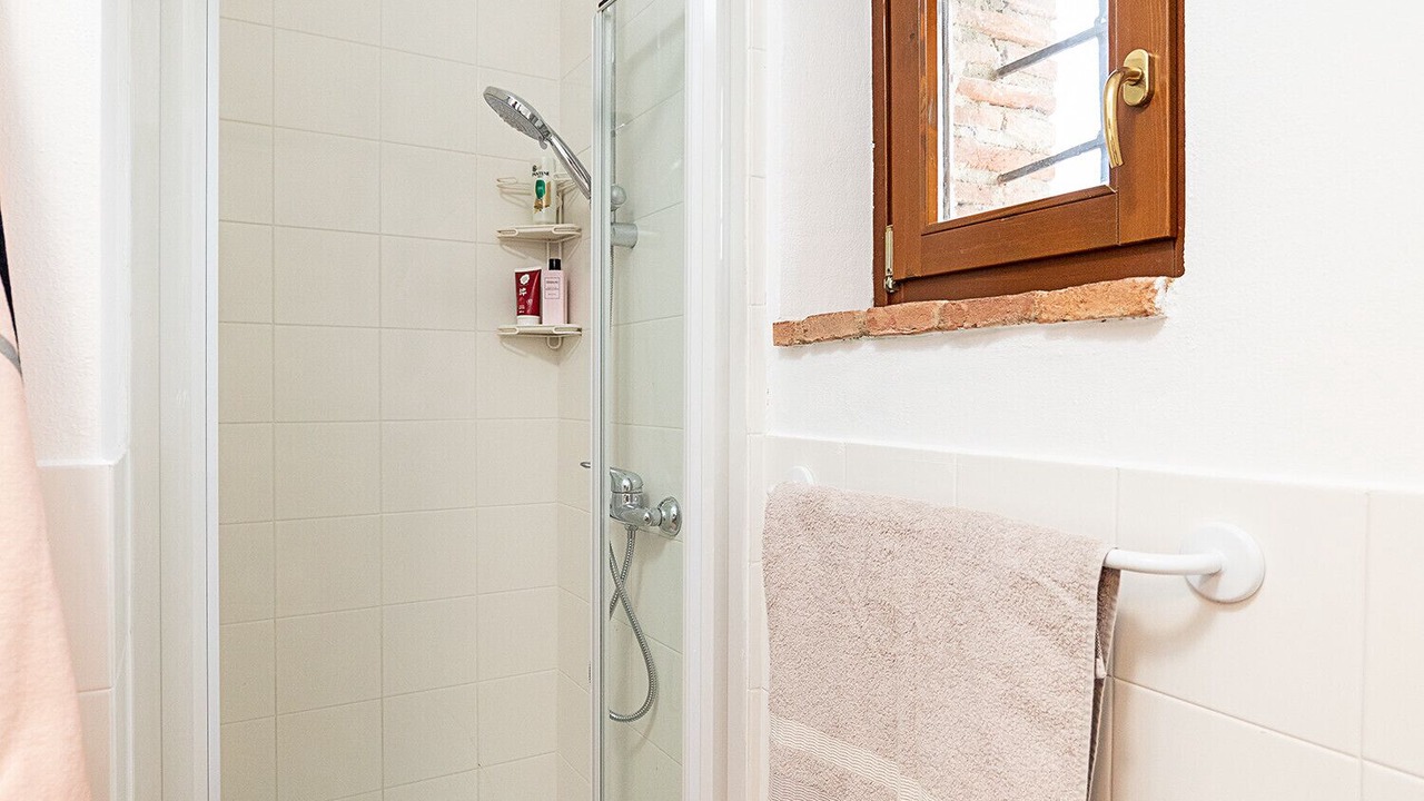 Photo of Bathroom in Montioni