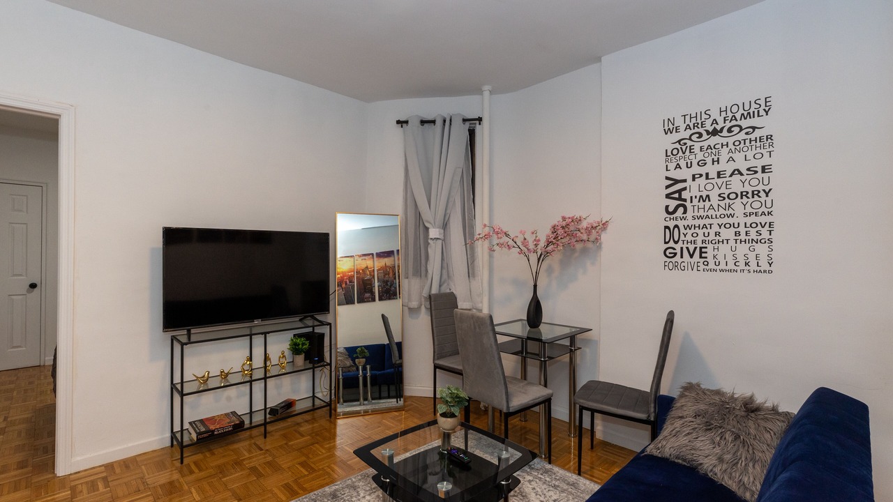 Photo of Livingroom in Upper East Side