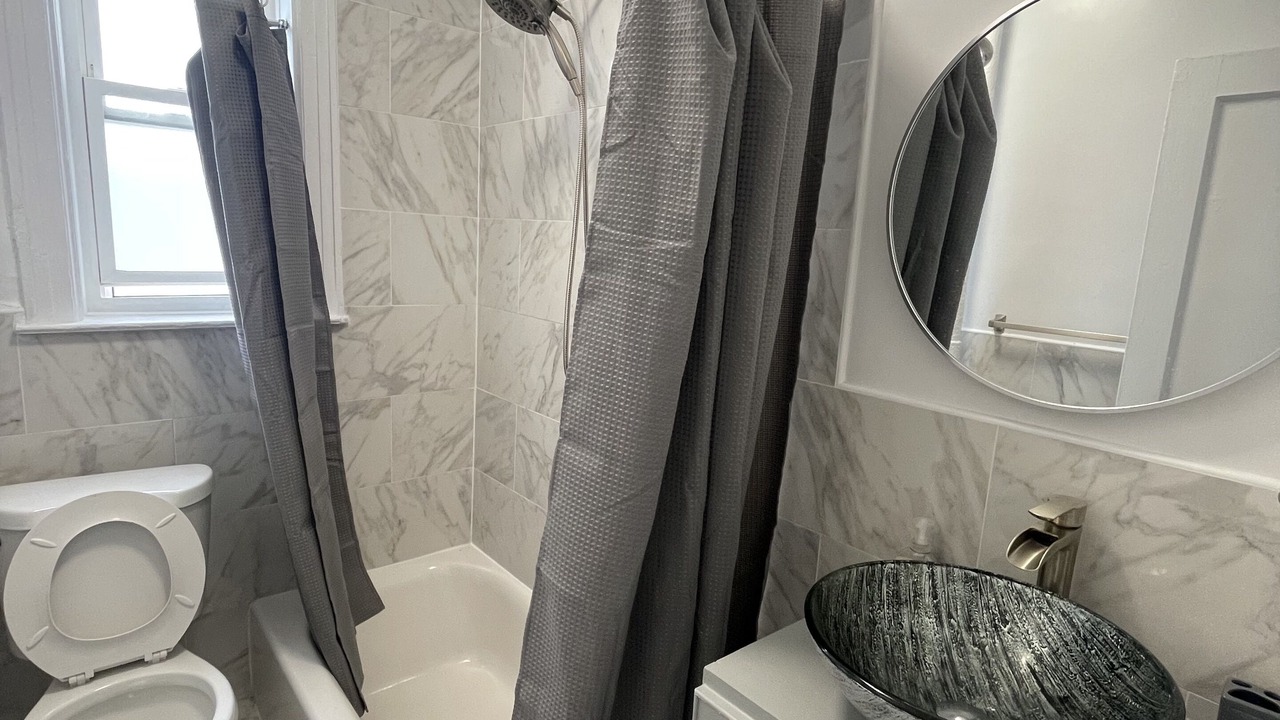 Photo of Bathroom in Mapleton