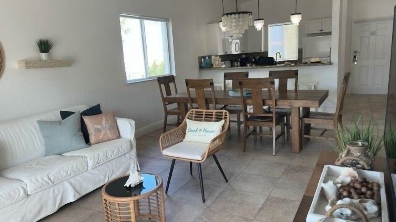 Photo of Livingroom in Alice Town
