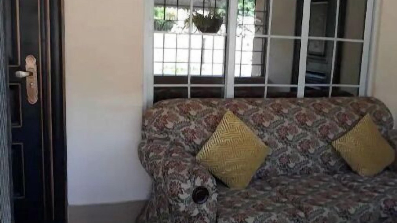 Photo of Livingroom in Camperdown