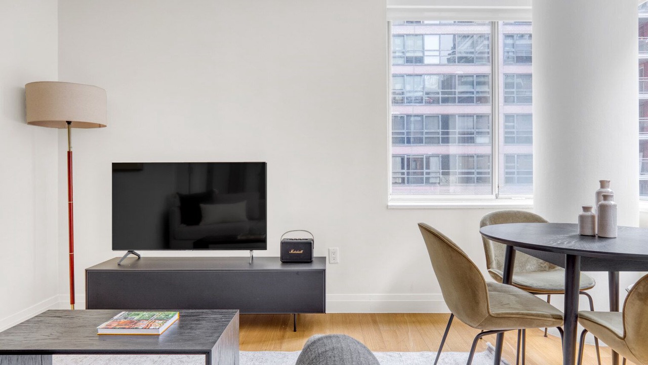 Photo of Livingroom in Sutton Place