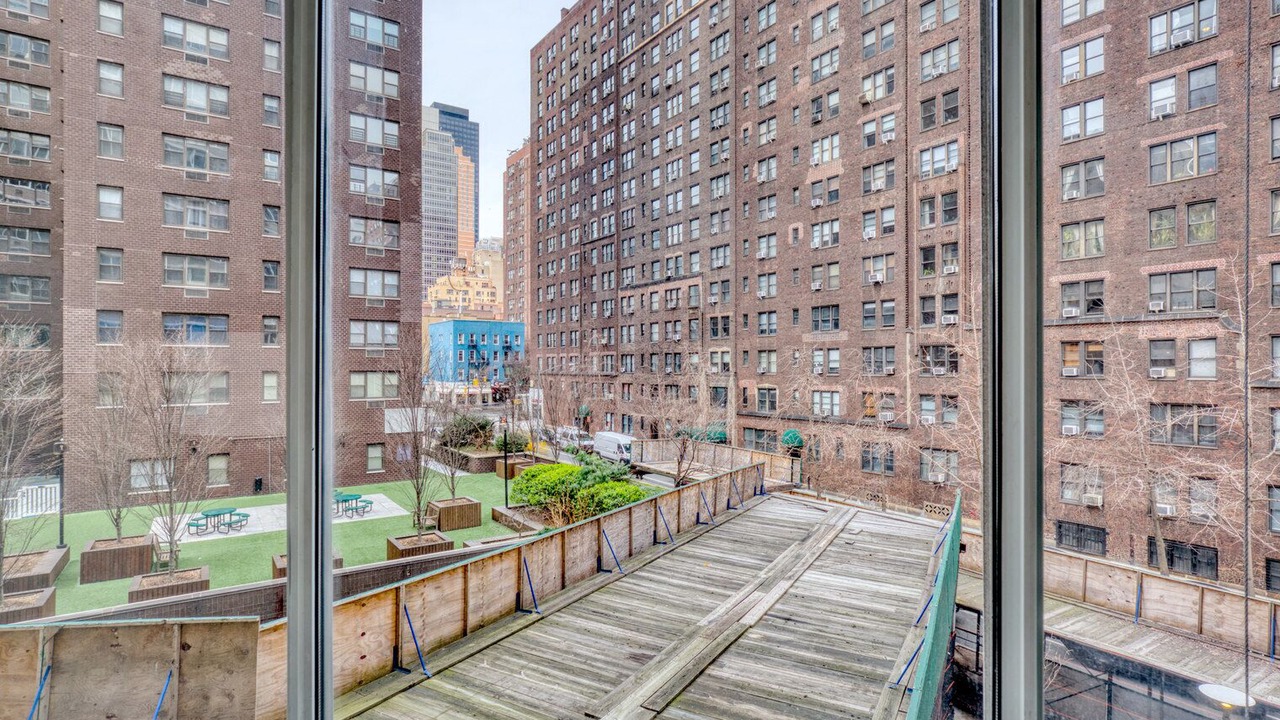 Photo of Others in Sutton Place