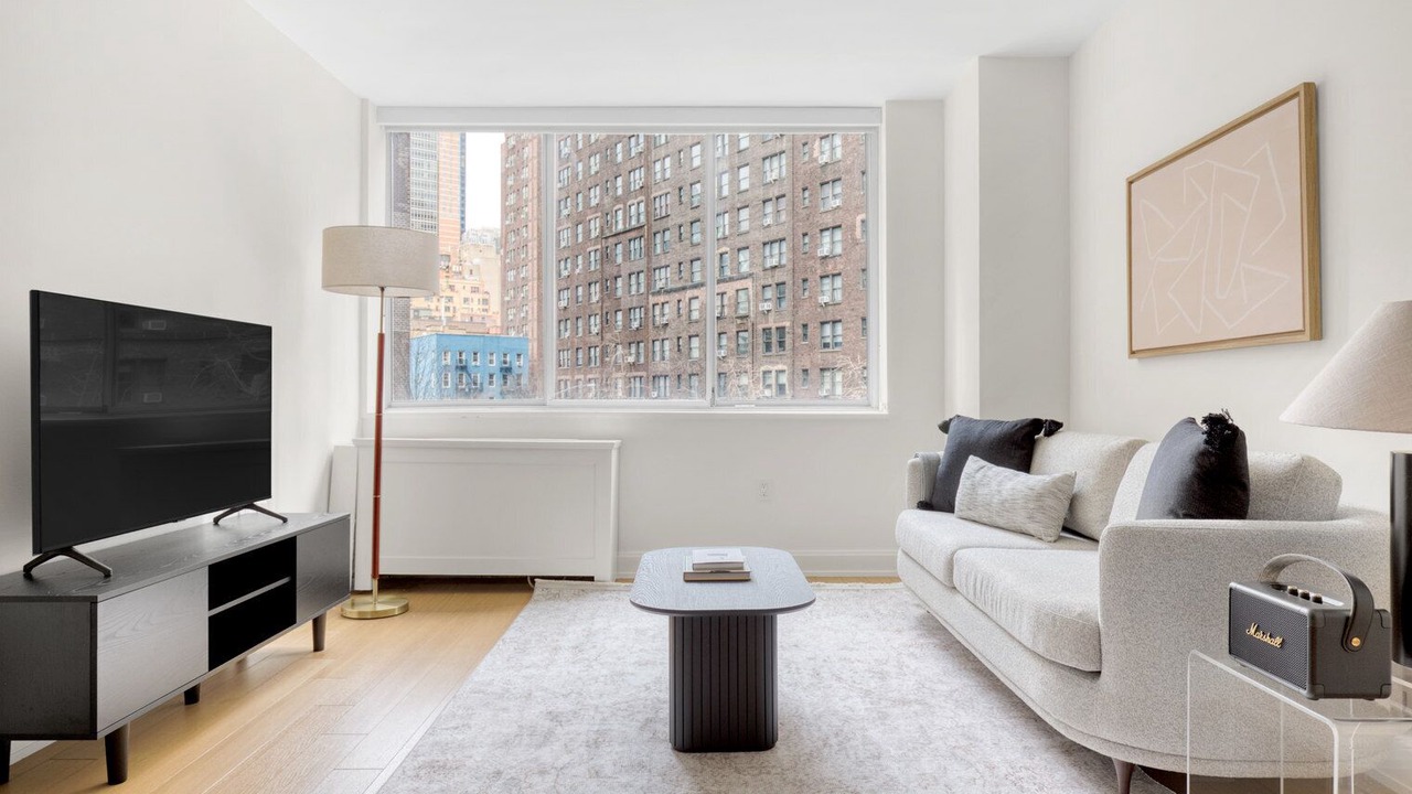 Photo of Livingroom in Sutton Place