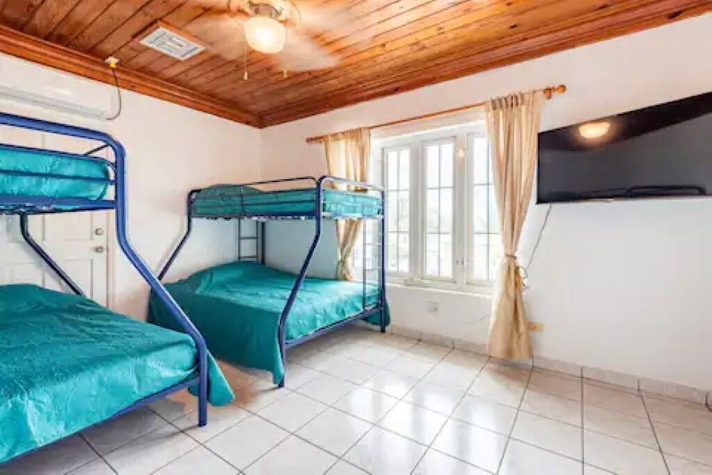Photo of Bedroom in Nassau