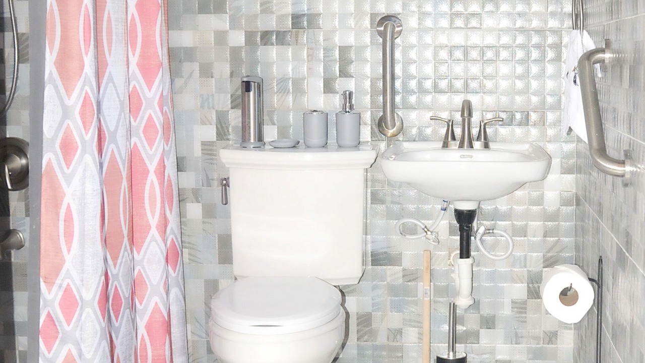Photo of Bathroom in Runaway Bay