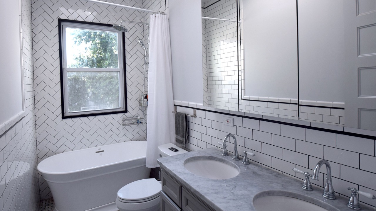 Photo of Bathroom in Bushwick