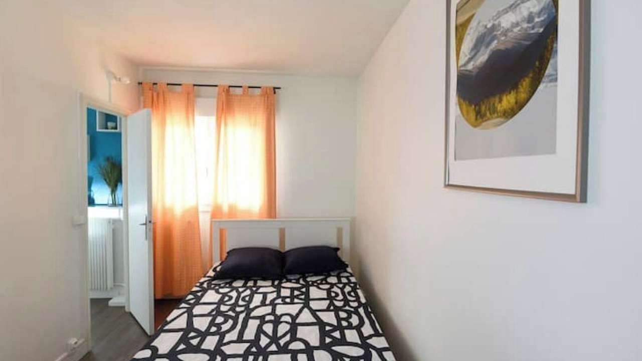 Photo of Bedroom in Villeneuve-la-Garenne