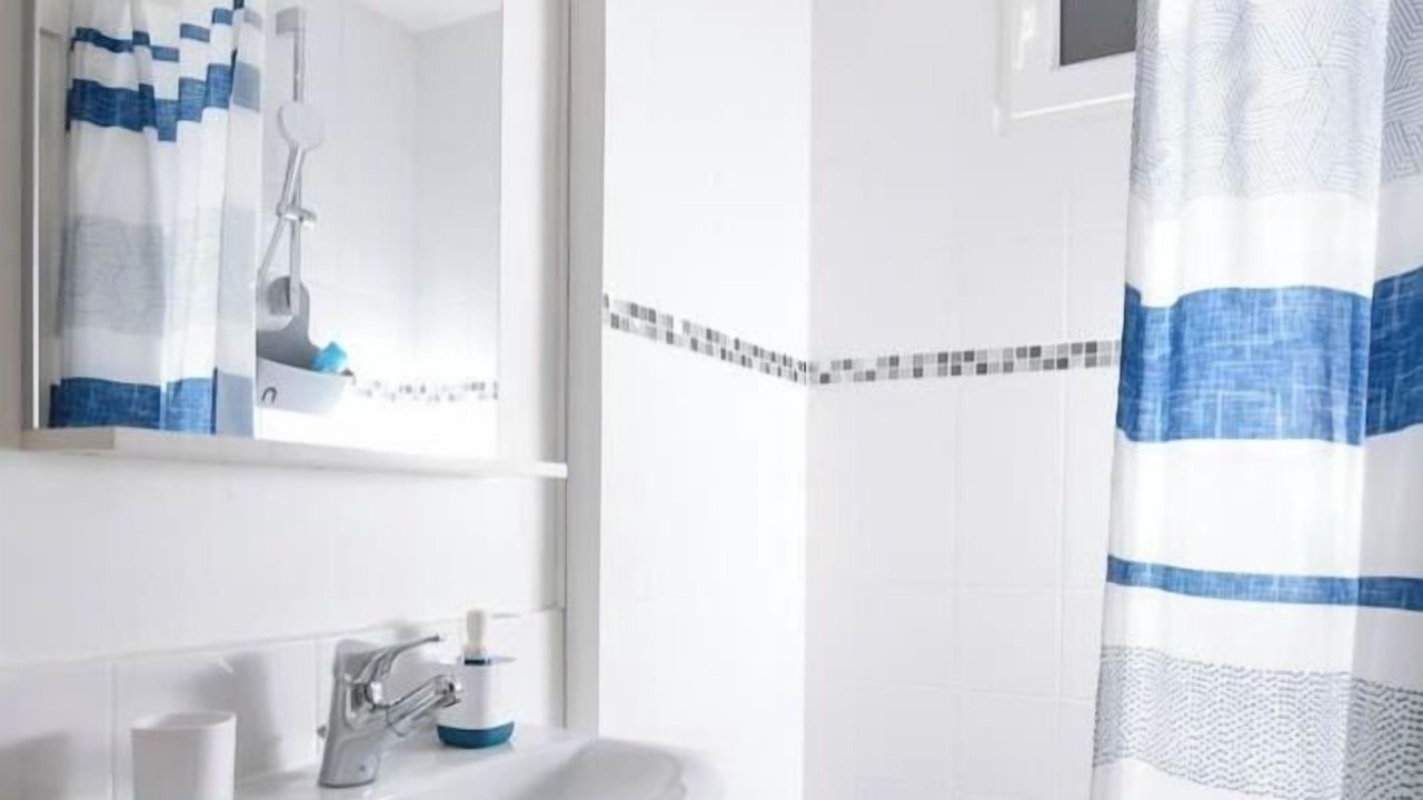 Photo of Bathroom in Villeneuve-la-Garenne
