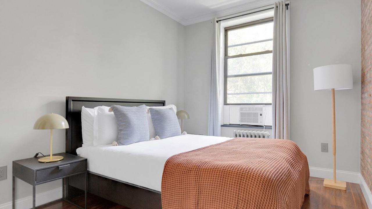 Photo of Bedroom in Sutton Place