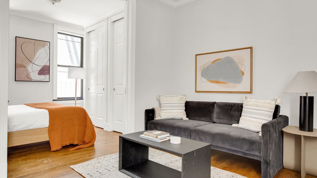 Photo of Livingroom in Peter Cooper Village