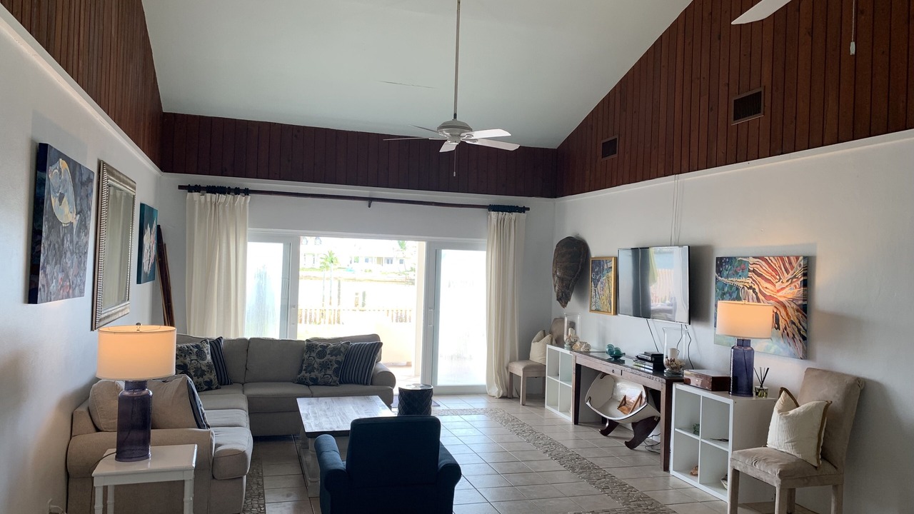 Photo of Livingroom in Treasure Cay