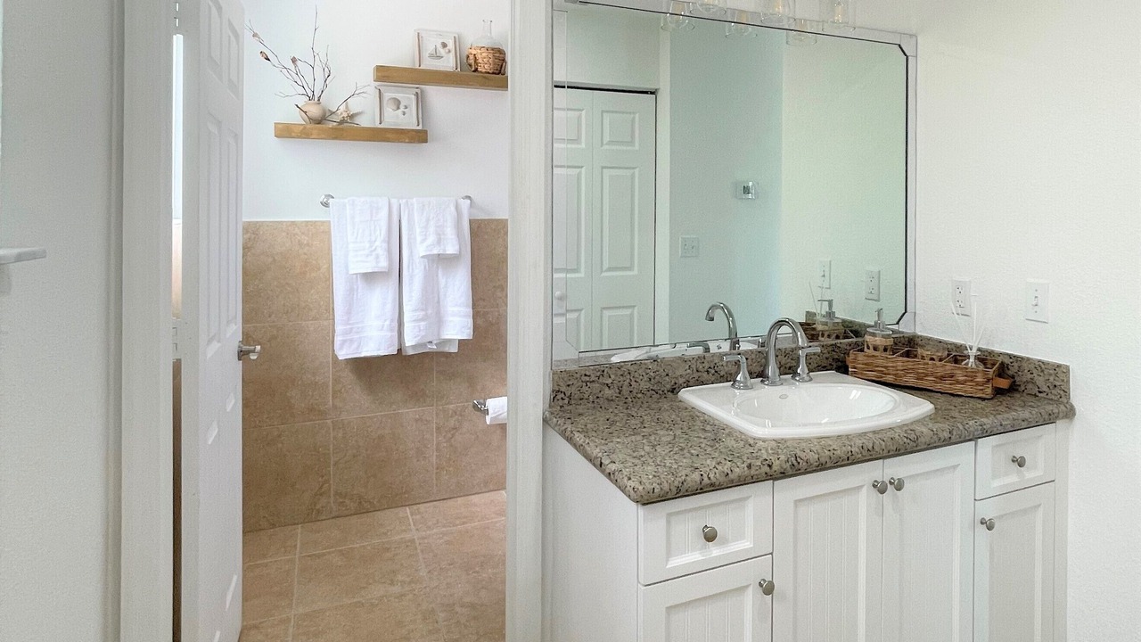 Photo of Bathroom in Alice Town