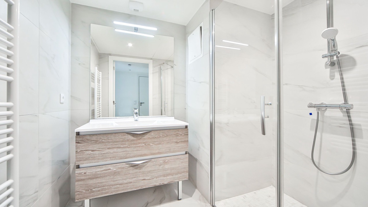 Photo of Bathroom in La Varenne Saint-Hilaire