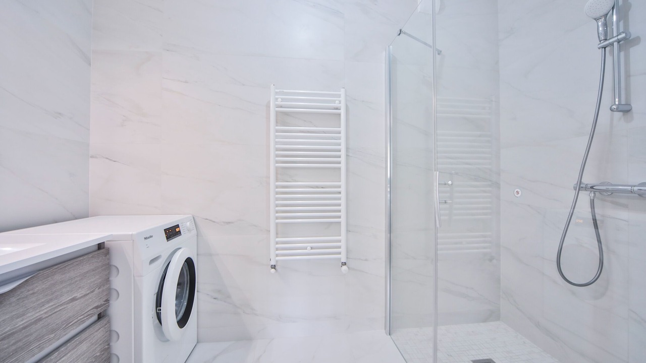 Photo of Bathroom in La Varenne Saint-Hilaire