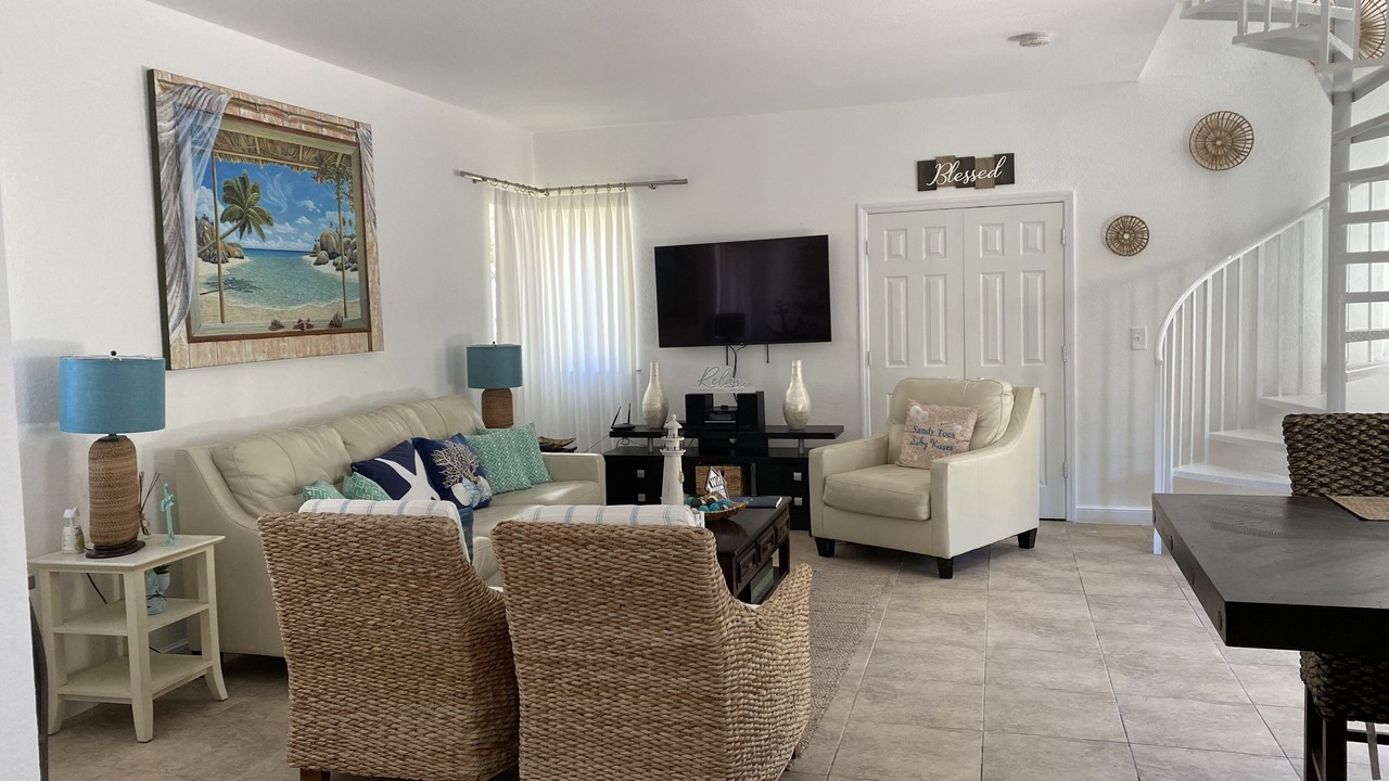 Photo of Livingroom in Alice Town