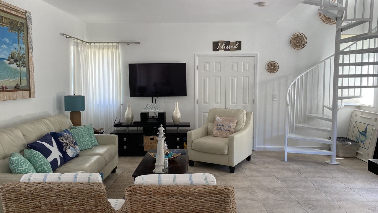 Photo of Livingroom in Alice Town