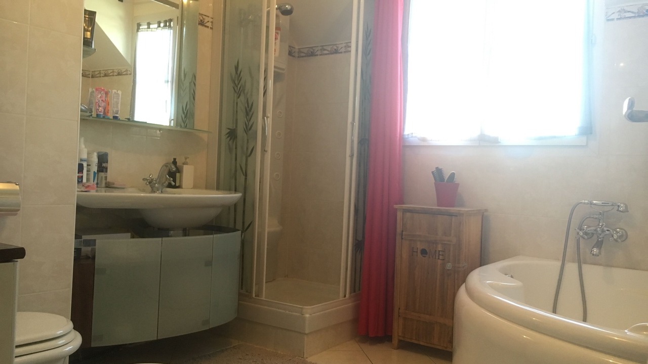 Photo of Bathroom in Bailly-Romainvilliers