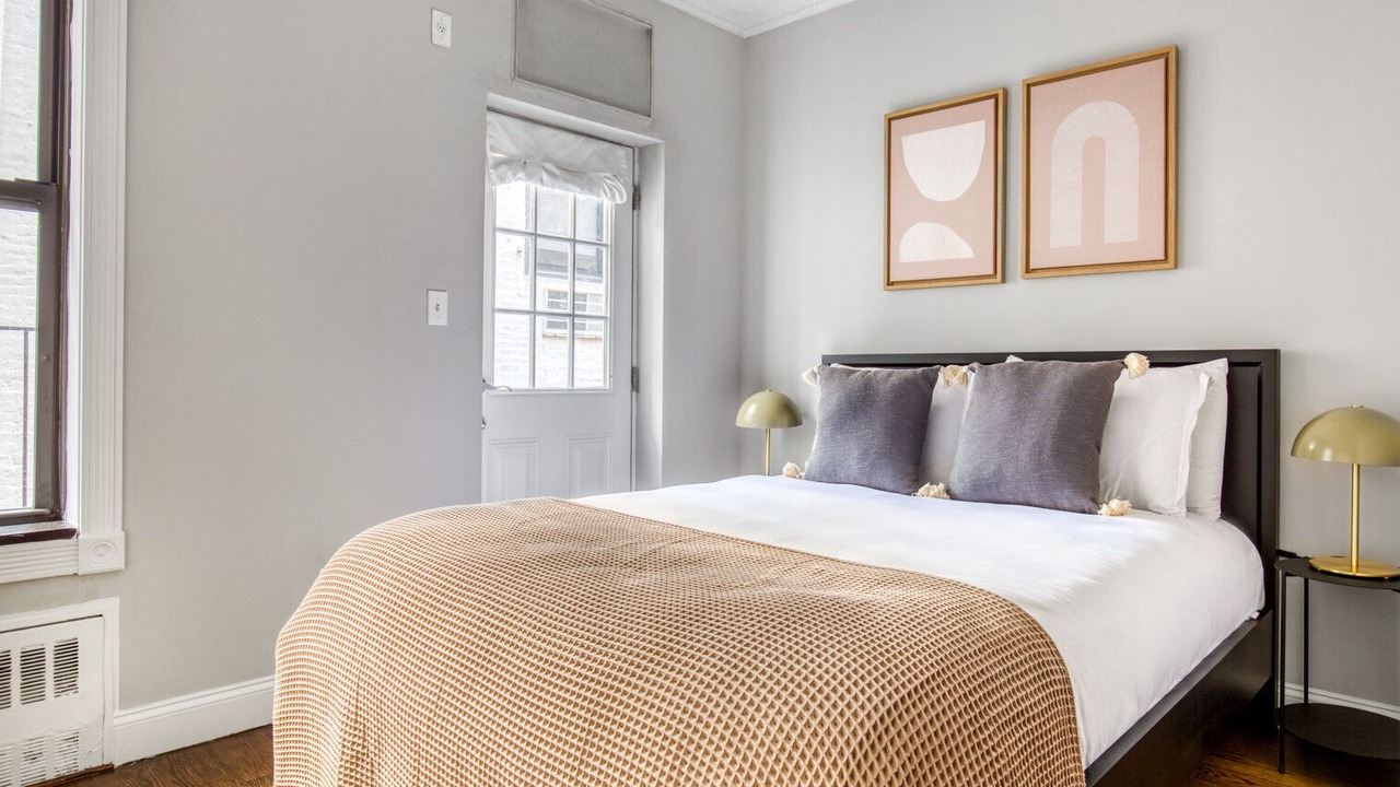 Photo of Bedroom in Peter Cooper Village