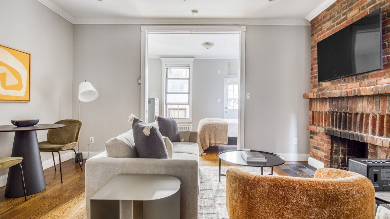 Photo of Livingroom in Peter Cooper Village