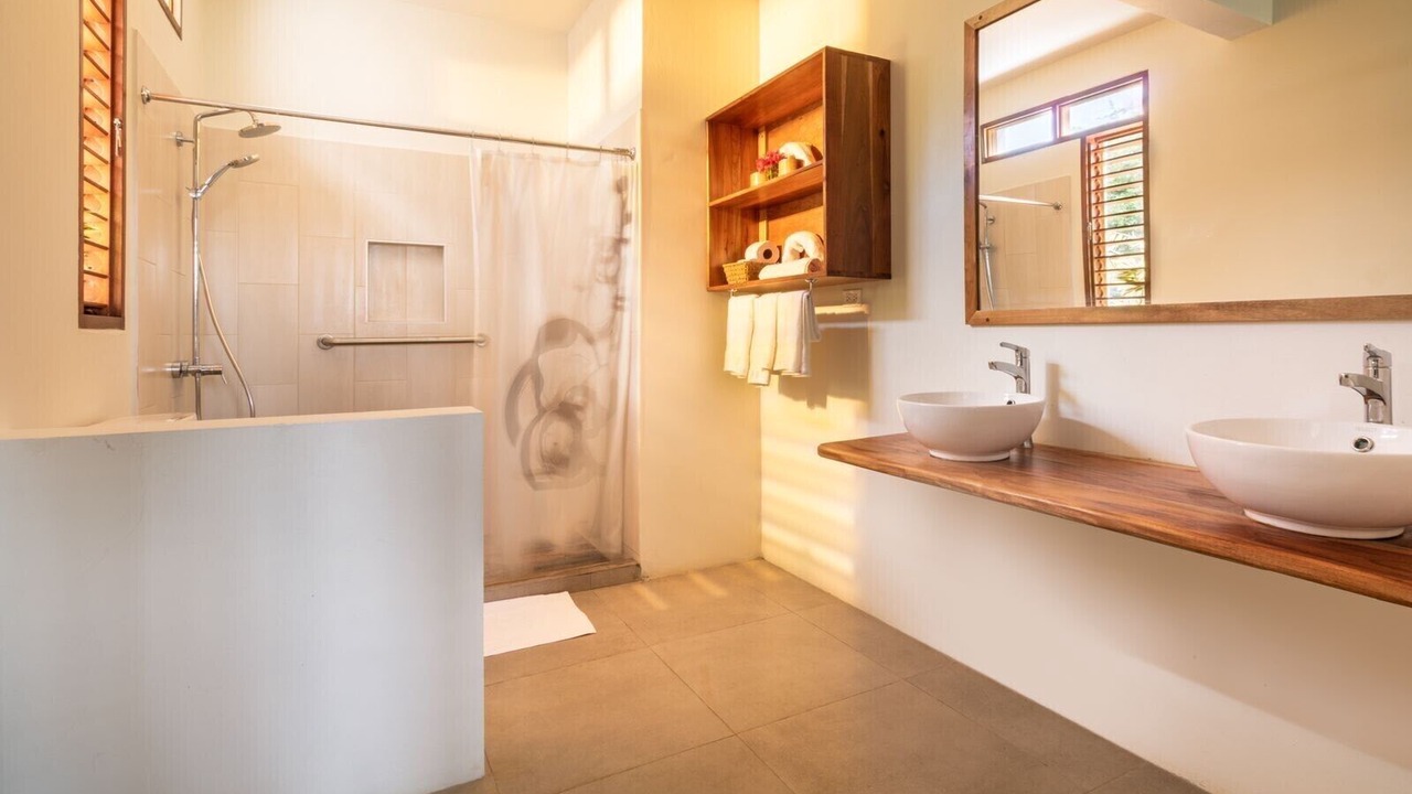 Photo of Bathroom in Treasure Beach