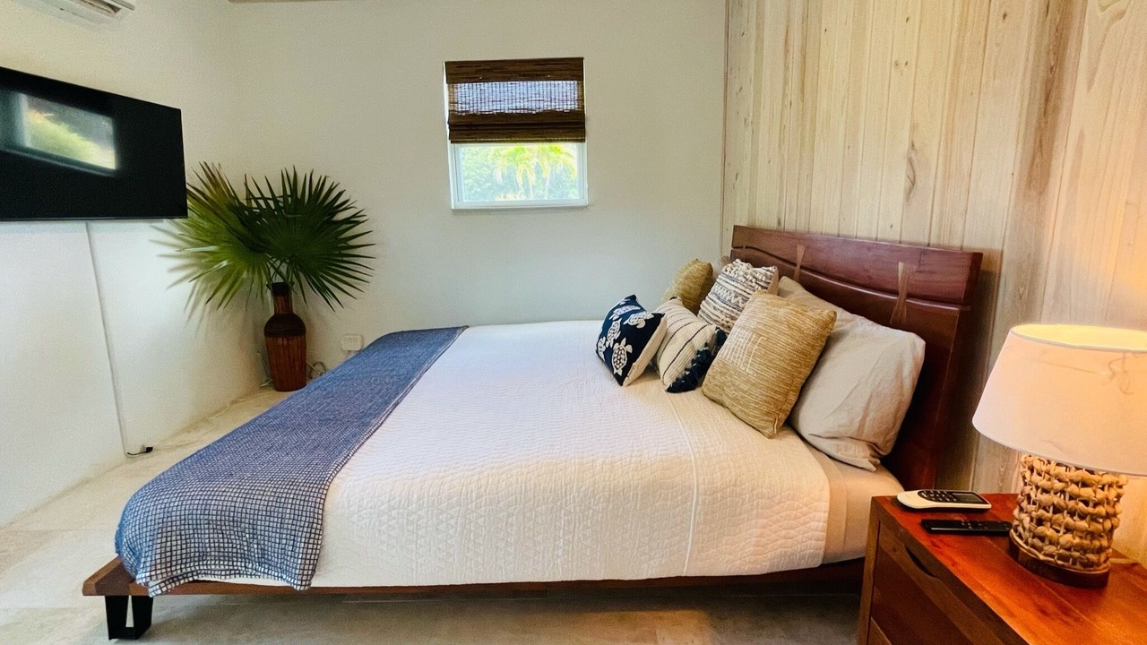 Photo of Bedroom in Gregory Town