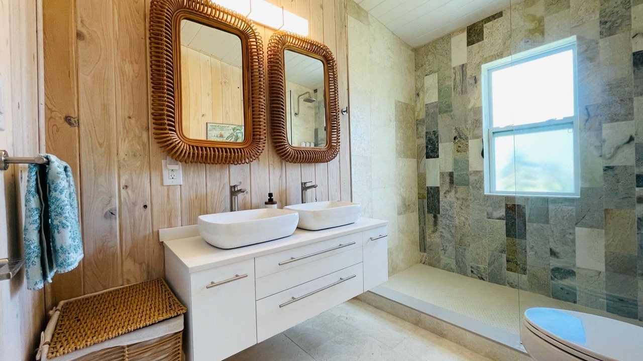 Photo of Bathroom in Gregory Town