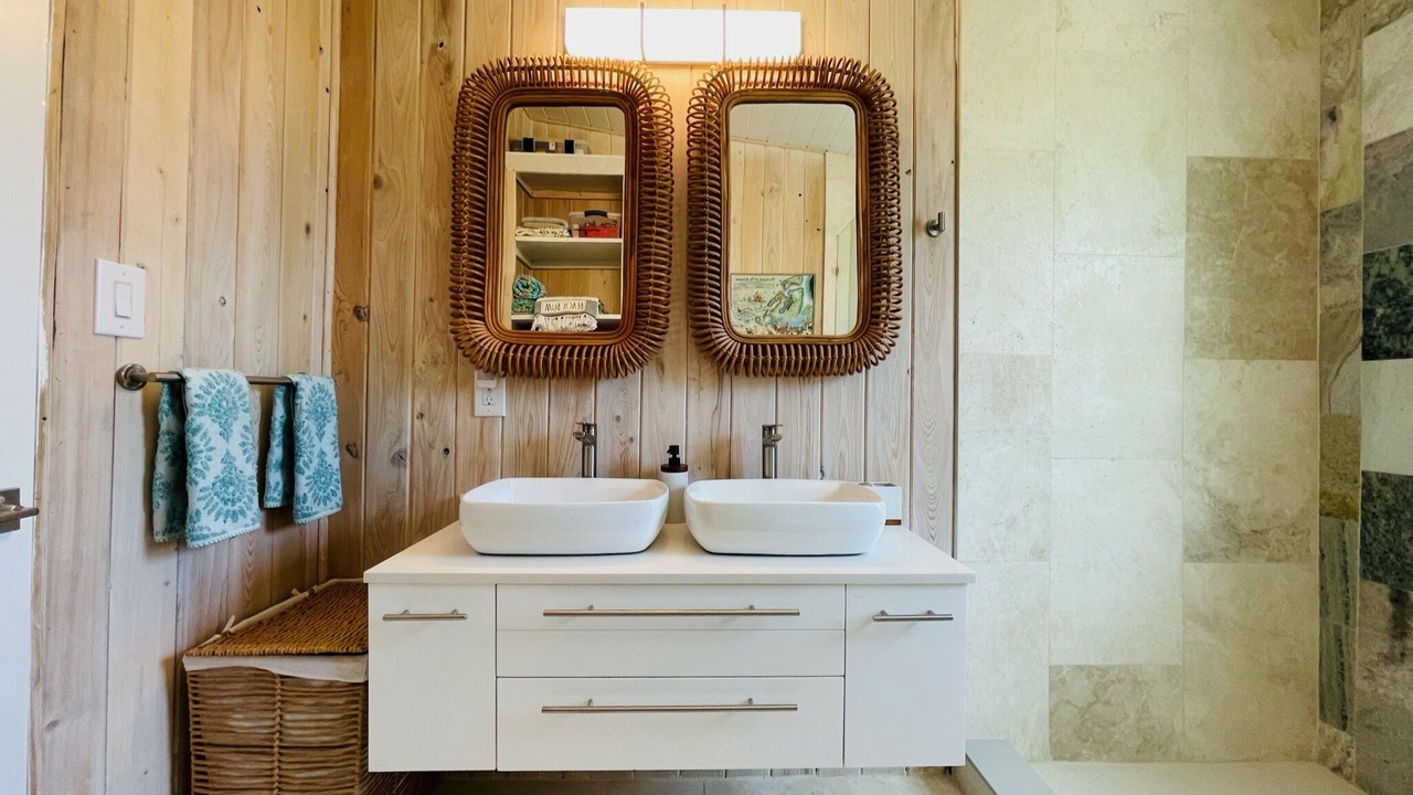 Photo of Bathroom in Gregory Town