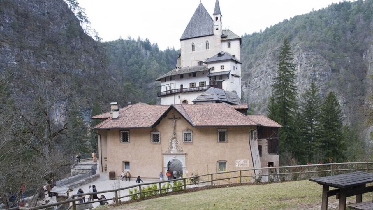 Photo of Others in Brez