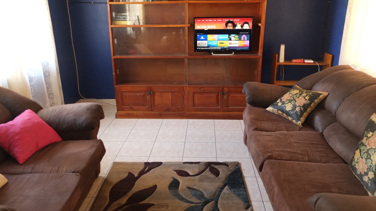 Photo of Livingroom in Molynes Gardens