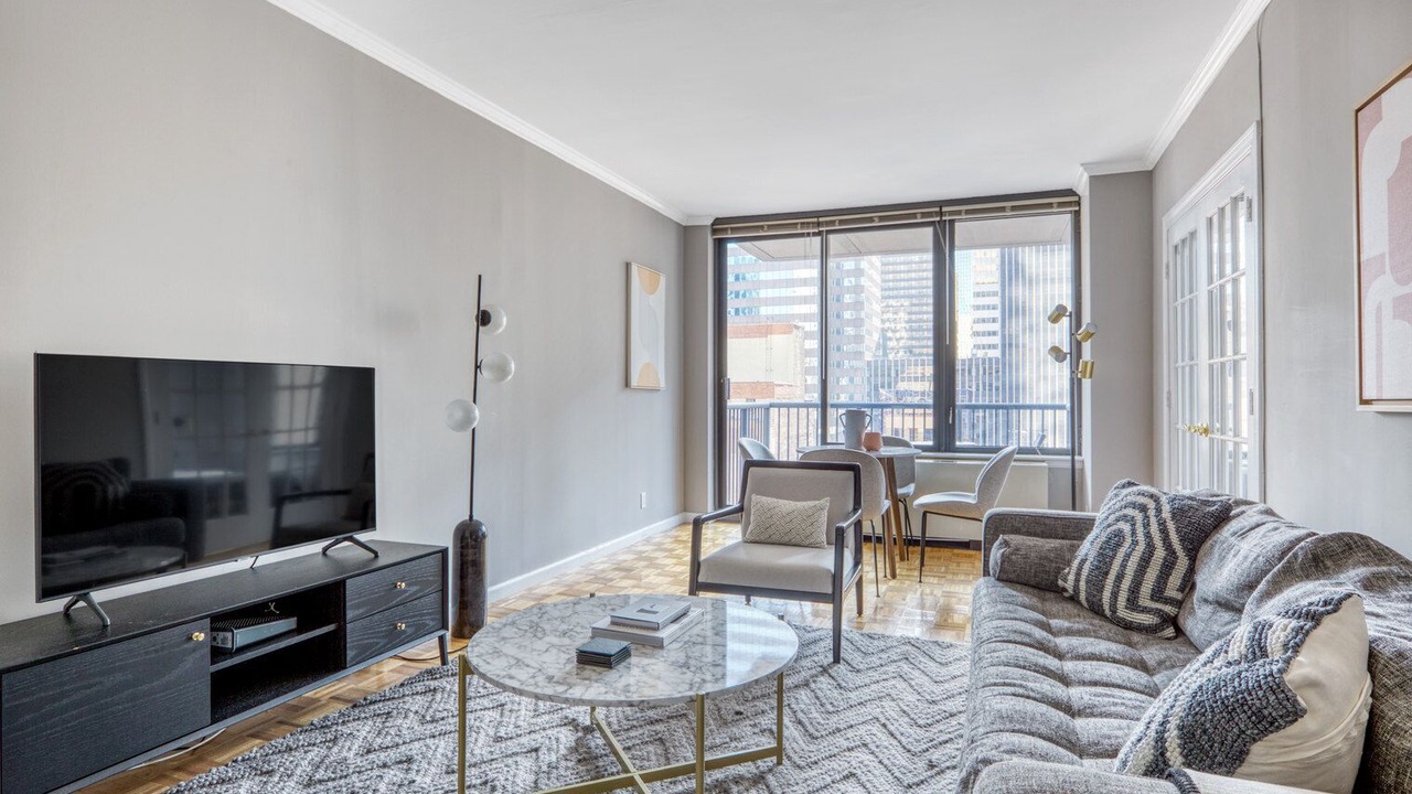 Photo of Livingroom in Sutton Place