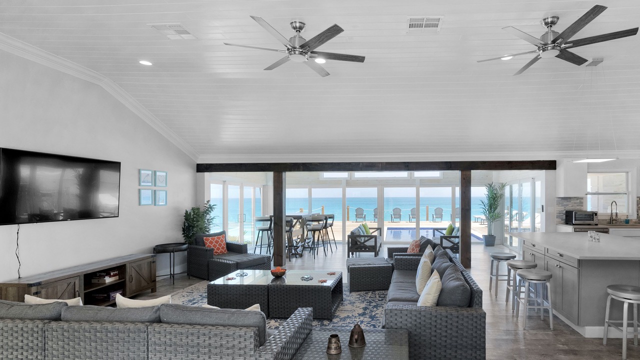 Photo of Livingroom in Farmer's Hill