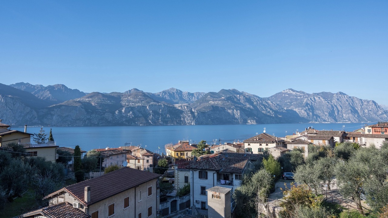 Photo of Others in Cassone