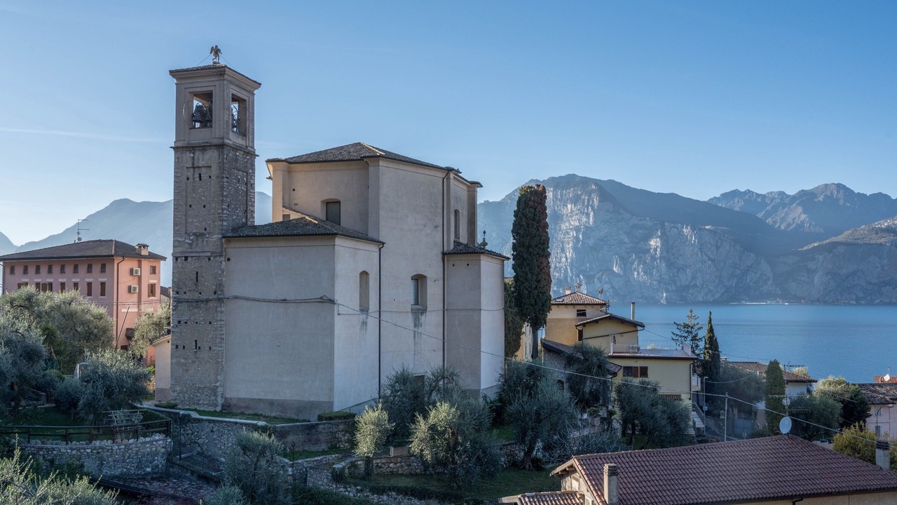 Photo of Others in Cassone