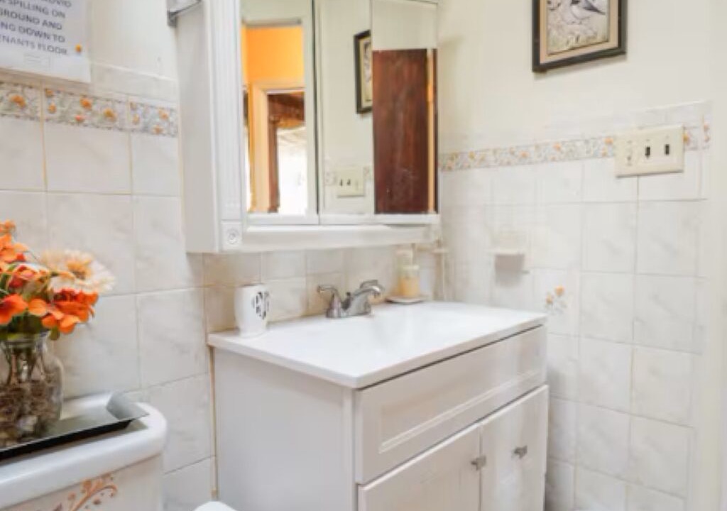 Photo of Bathroom in Canarsie