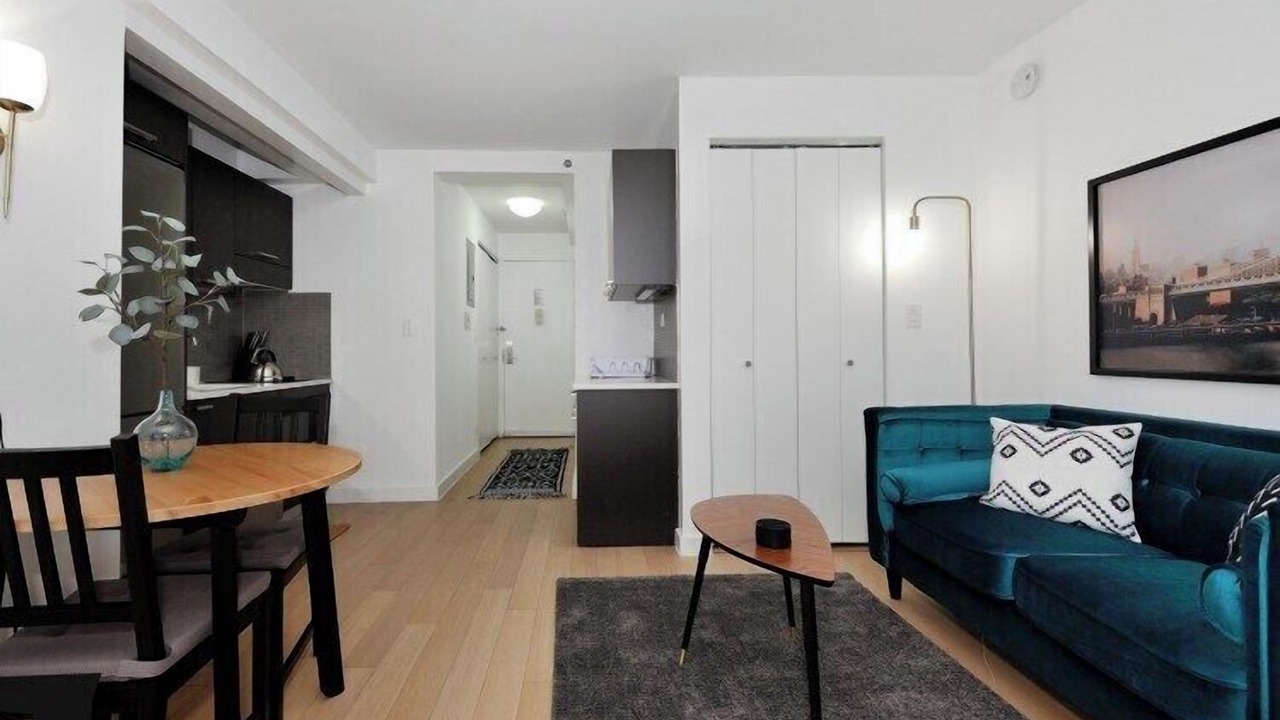 Photo of Livingroom in Tudor City
