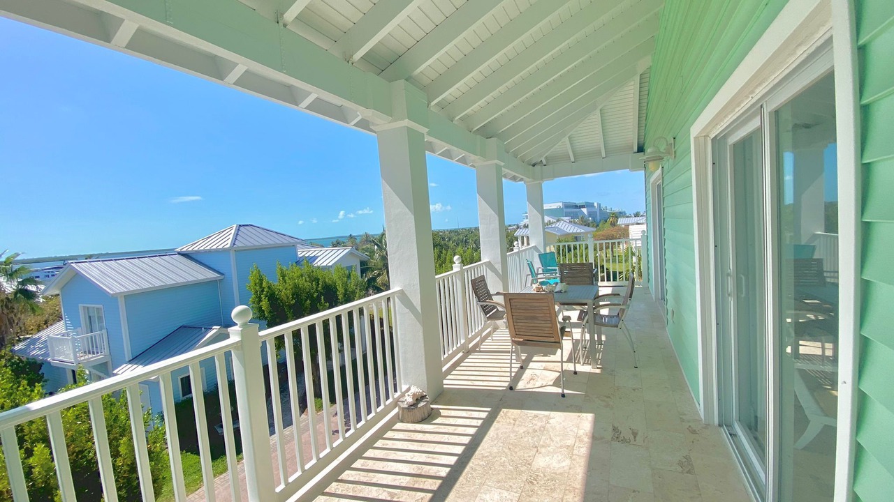 Photo of Patio Balcony in Alice Town