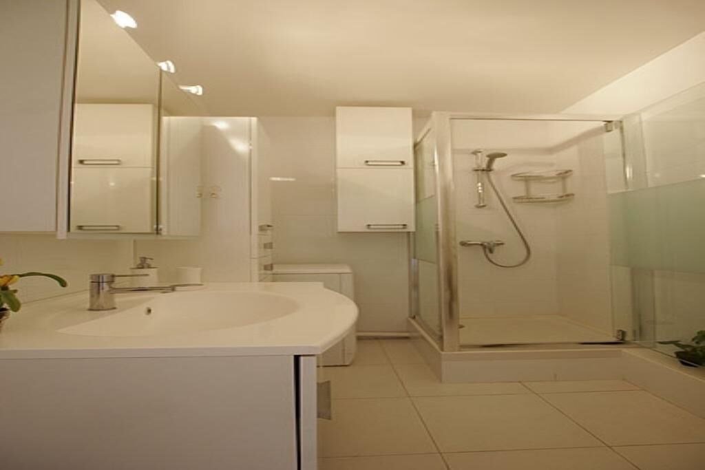 Photo of Bathroom in Montparnasse