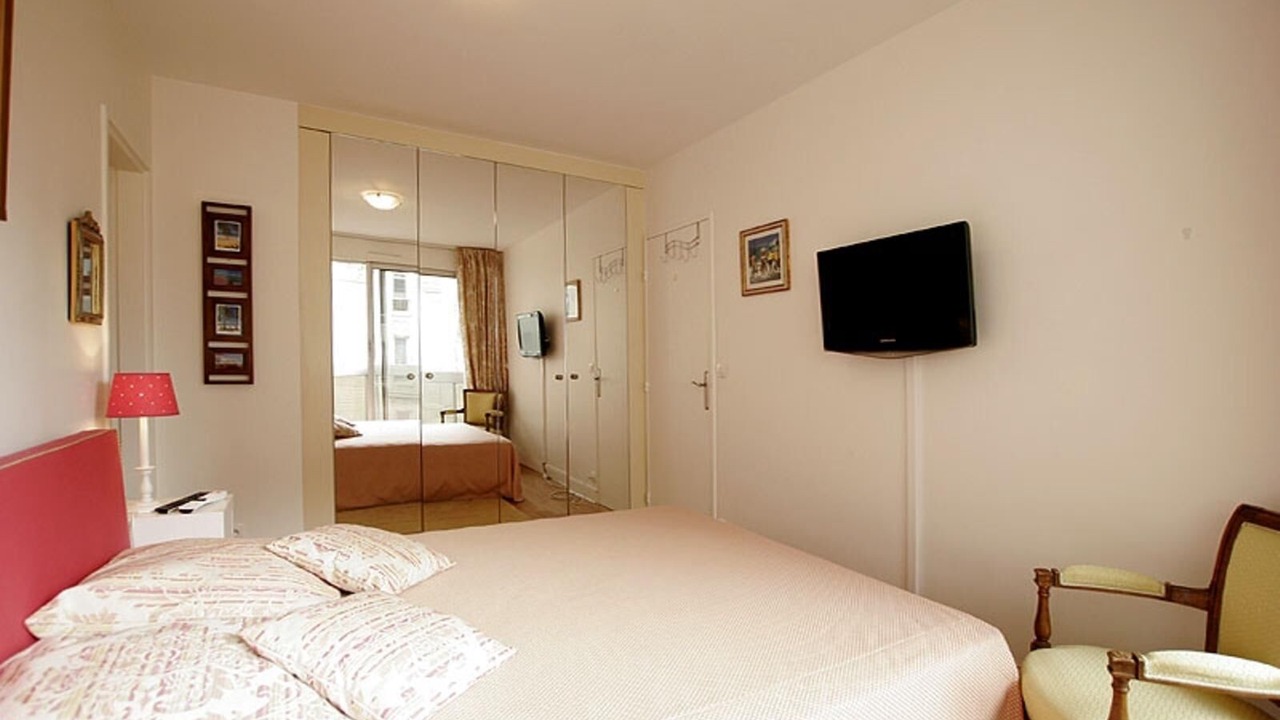 Photo of Bedroom in Montparnasse