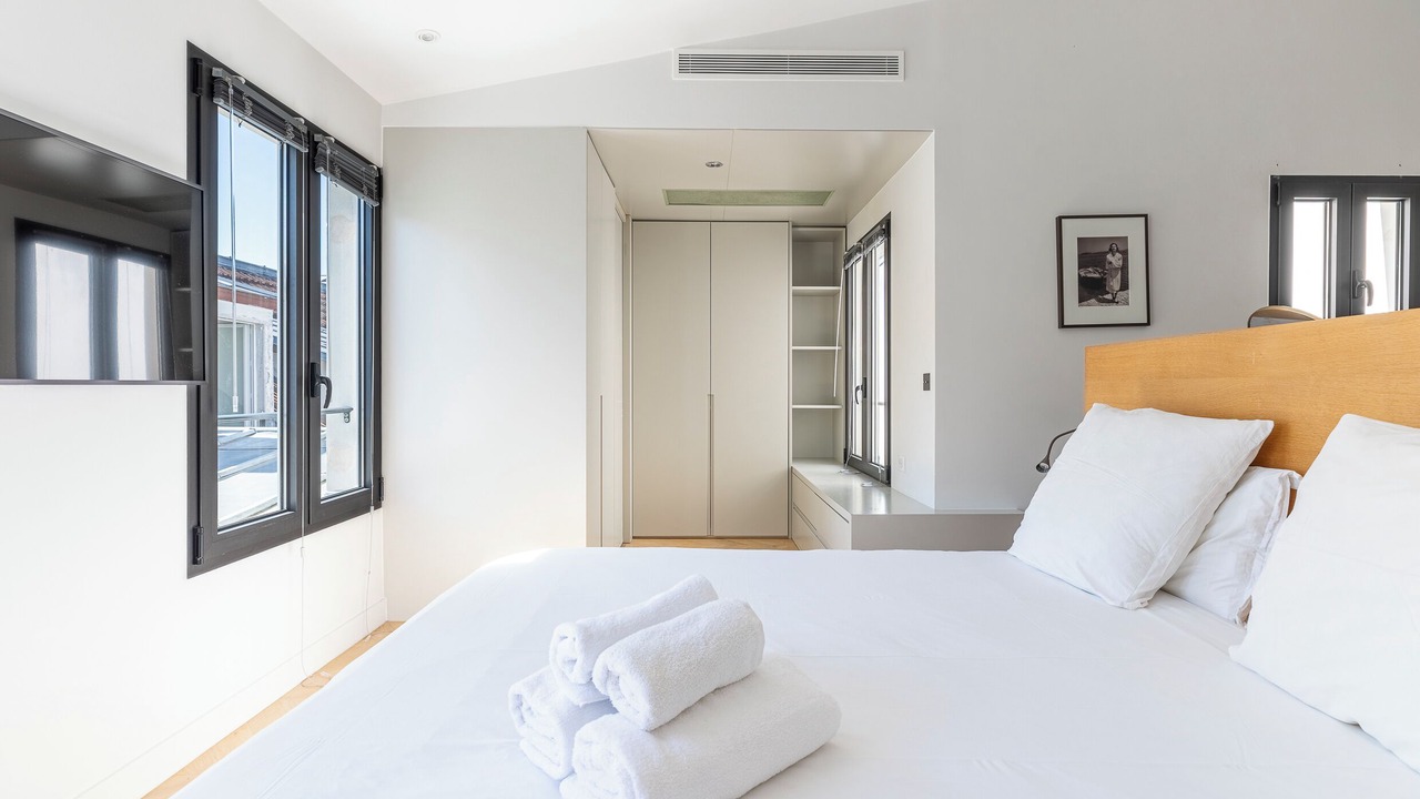 Photo of Bedroom in 10th Arrondissement