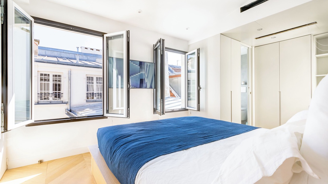 Photo of Bedroom in 10th Arrondissement