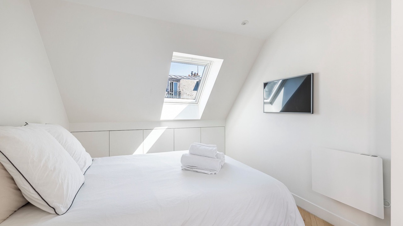 Photo of Bedroom in 10th Arrondissement